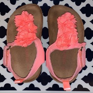 Kids pink flip flops